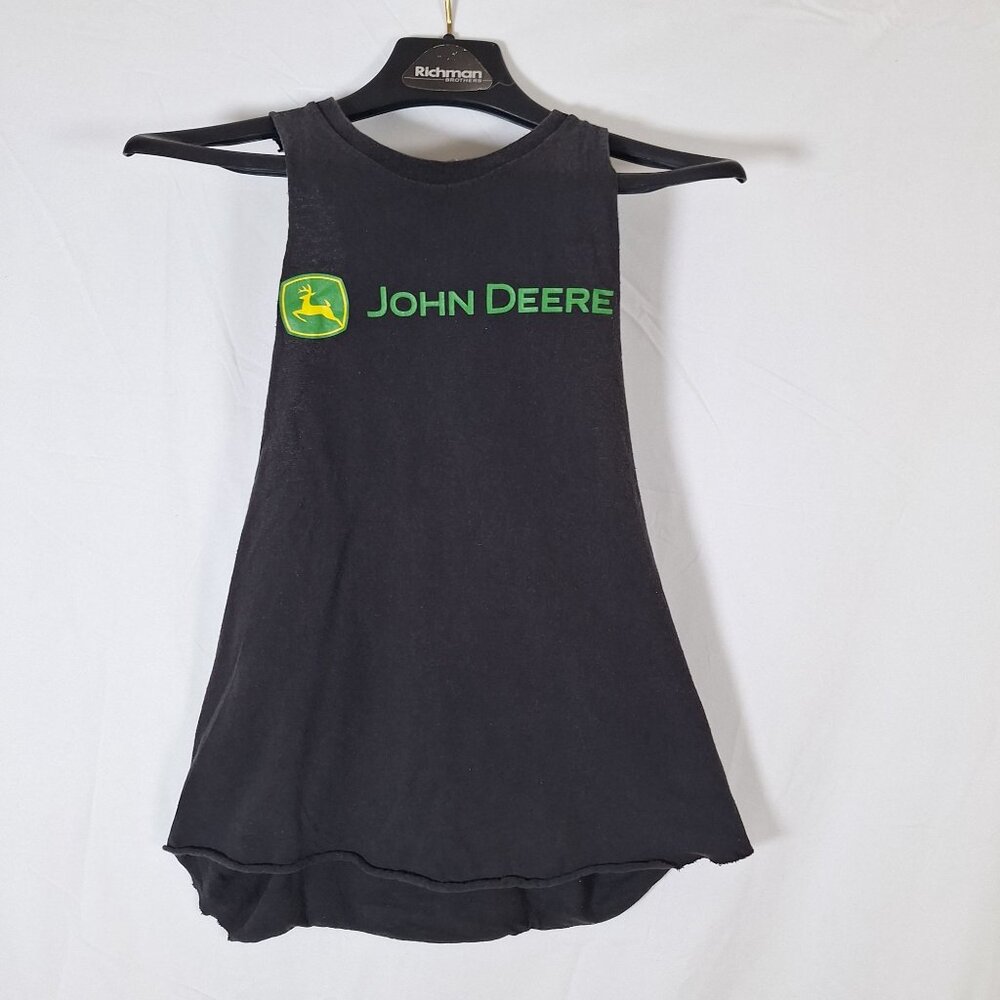 John Deere thrashed Black t-shirt 100% Cotton size large